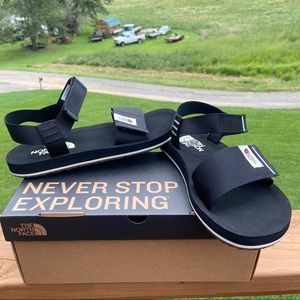NWOT Women’s Skeena Sandal (The North Face) Size 9
